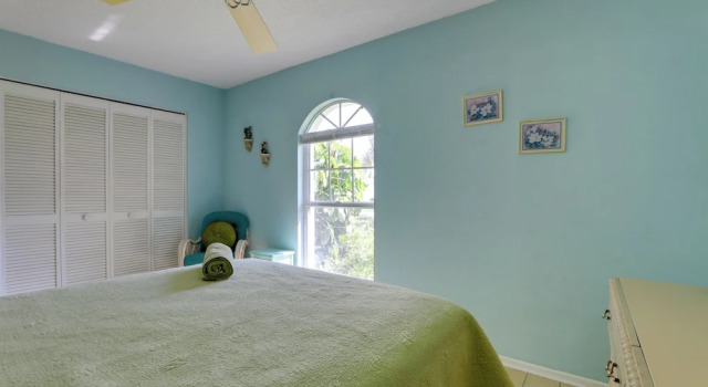 Коттедж Pool, Lake & Sunset Views: Home in Sarasota