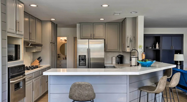 Коттедж Upscale Palm Desert Oasis w/ BBQ - Near Golf!