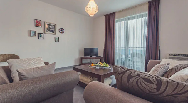 Love Live Hotel, Book Hotel Sutomore Bar County