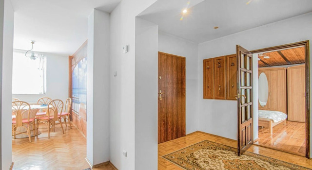 Awesome Apartment in Gdynia With Wifi and 2 Bedrooms, Varaa Huoneisto Gdynia 
