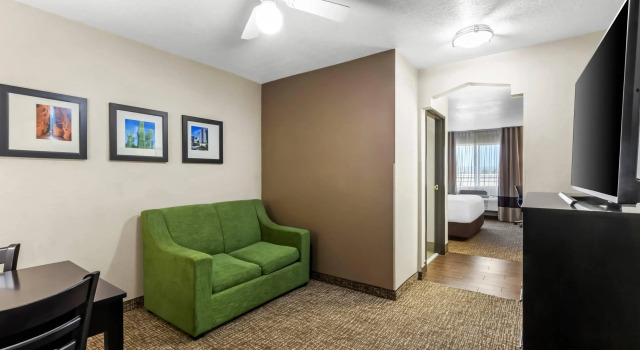 Двухместный люкс Comfort Inn & Suites Surprise Near Sun City West