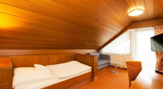 Одноместный номер Comfort с балконом Landgasthof Hotel Hirsch