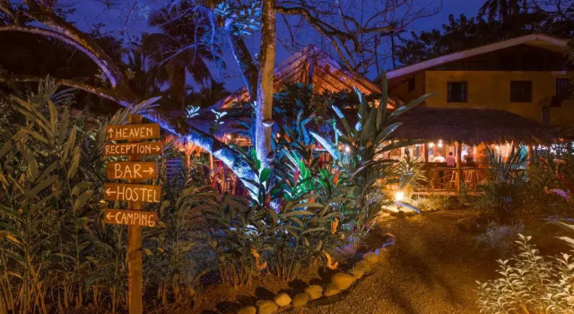 Luksusowy dwuosobowy pokój Playa 506 Beachfront Hostel