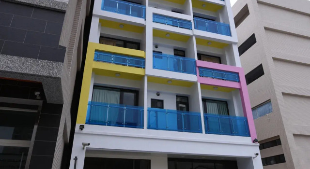 Hotel 99