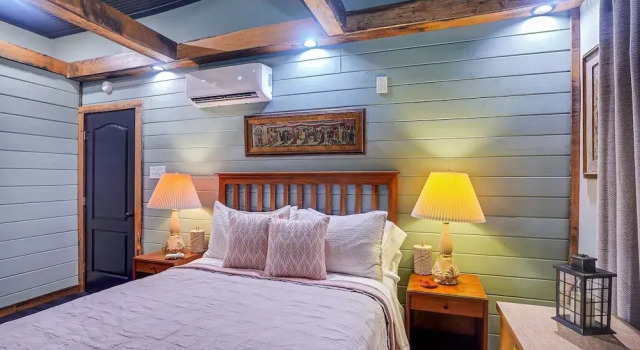 Stylish Retro Stay, Columbia House Unit D 1 Bedroom Apts, Buchen Sie Ferienwohnung Somerset Kentucky
