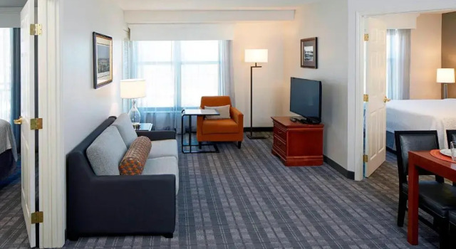 Двухместный люкс с 2 комнатами Residence Inn Minneapolis Downtown at The Depot