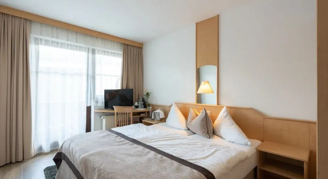 Двухместный номер Standard c 1 комнатой с балконом Hotel Central