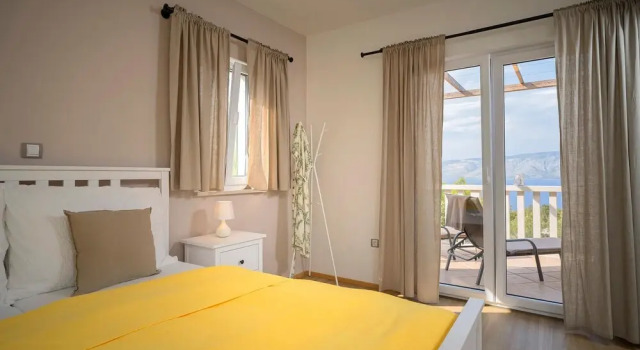 Stunning Home in Stari Grad With Outdoor Swimming Pool, Wifi and 4 Bedrooms