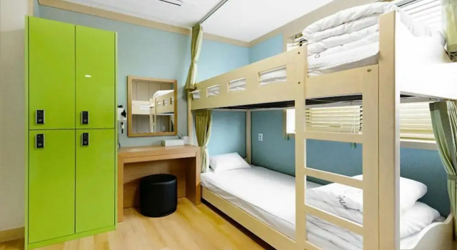 Кровать в общем номере (мужской номер) Paulownia Hostel & Guest House