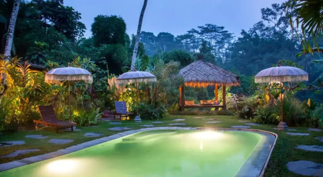 Villa Mahadevi Jungle Retreat Joglo 1, Rezervovat Vila Hotely v Bali se snídaní, Snídaně