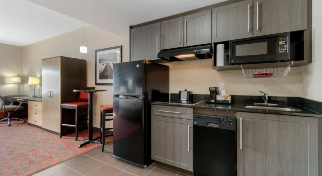 Четырёхместный номер Standard Best Western Plus Eastgate Inn & Suites