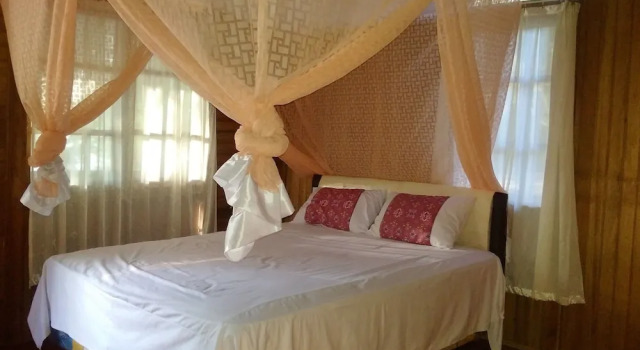 Двухместный коттедж Standard рядом с пляжем Jonaths Cottage Bunaken