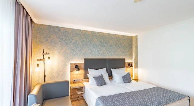 Двухместный номер Comfort с балконом и с видом на внутренний двор Parkhotel Sonnenberg