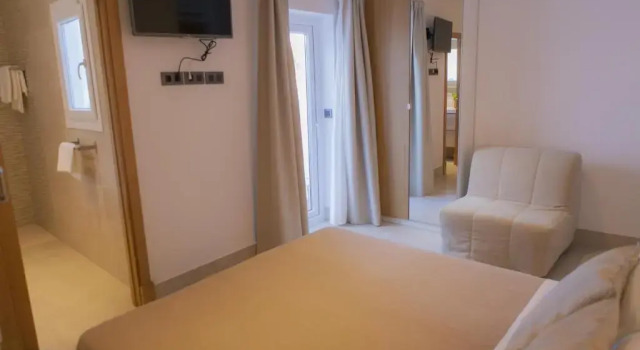 Трёхместный номер Standard с видом на бассейн Hotel Novomar