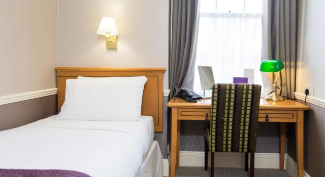 Одноместный номер Classic The Clarendon Hotel