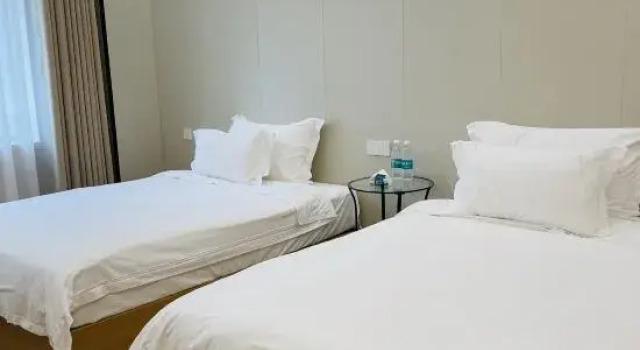 Люкс Dongjiang Lake No.1 Courtyard Tea Culture Theme Hotel