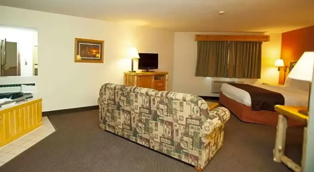 Двухместный Studio Suite Deluxe AmericInn by Wyndham Pequot Lakes/Jenkins