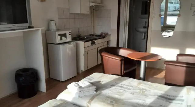Трёхместный номер Standard B&B Kamerverhuur Gebr. de Muynck