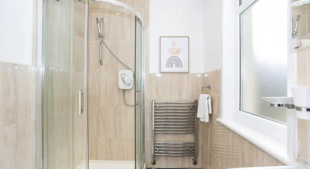 Wenham House - Large House with Hot Tub, Sleeps 11!