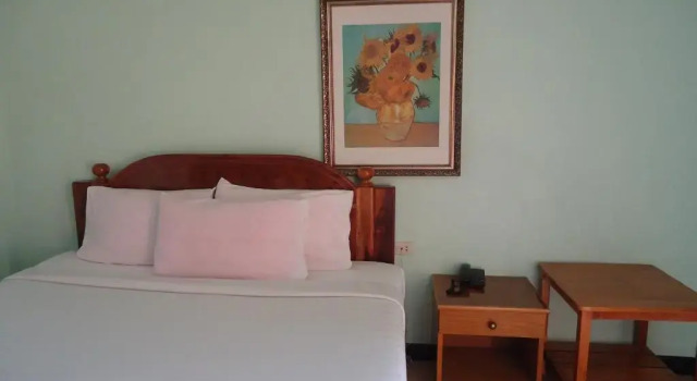 Номер Standard Phadaeng Hotel