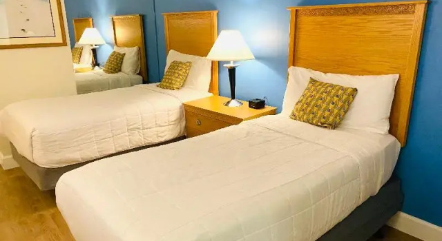 Люкс с 2 комнатами с балконом The Ocean Key Virginia Beach Resort