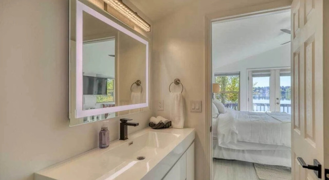 Коттедж Pagosa Lakefront Home w/ Hot Tub, A/c, & Canoe!