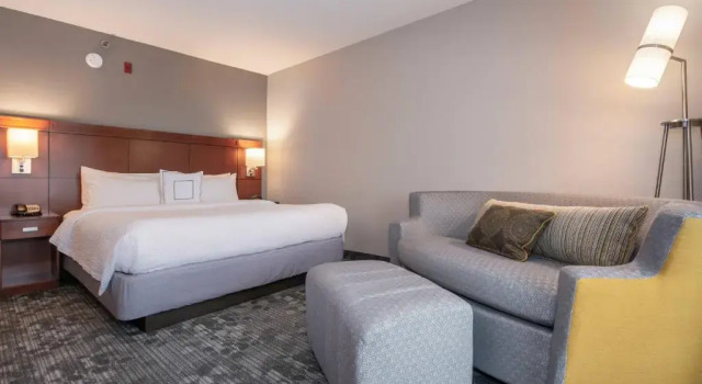 Люкс Courtyard by Marriott Charlotte Lake Norman