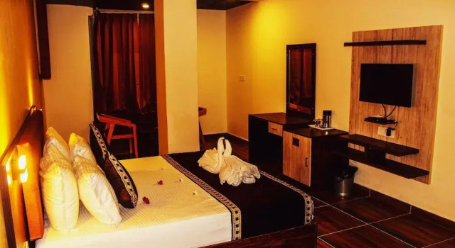Hotel Charan Kamal