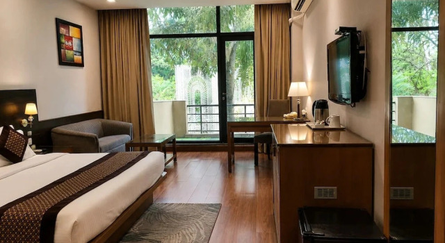 Номер Deluxe с балконом Bellanta Hotel, 7km from IGI Airport Delhi