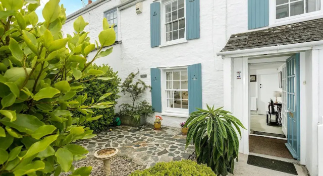 Apsley Cottage