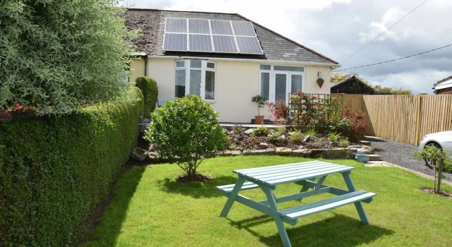 Коттедж 2-bed Cottage - Sleeps4 - Garden - Bbq