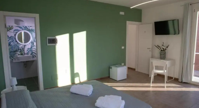 Четырёхместный номер Standard с балконом Largo Sicilia B&B