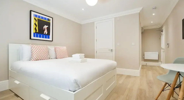 Студия Standard Woodview Serviced Apartments by Concept Apartments