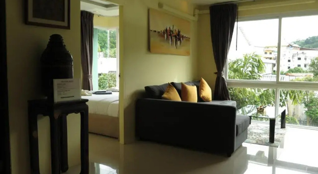 6-35 - 3 Bdr Condo With Balcony and Shared Pool