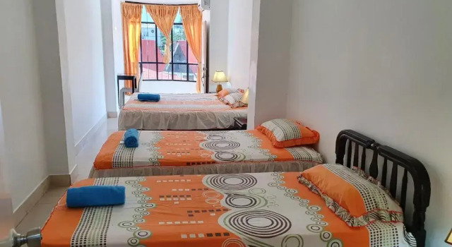 Hostal Cerro Azul, Boek Hotel Puerto Villamil 