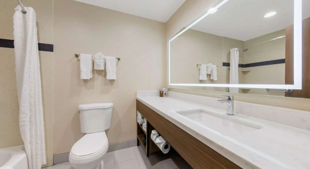 Четырёхместный люкс Best Western Plus Heritage Inn Ontario Rancho Cucamonga