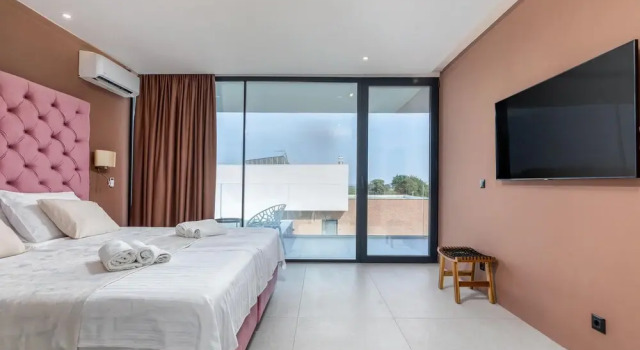 Beautiful Home in Liznjan With 4 Bedrooms, Outdoor Swimming Pool and Heated Swimming Pool