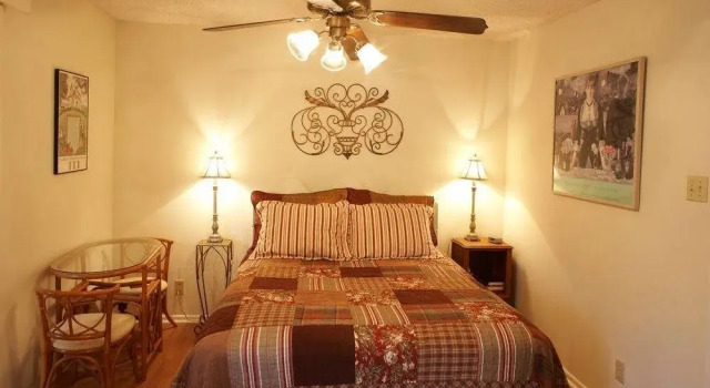 Acorn Bed and Breakfast, Rezervați Hotel Boerne Greater San Antonio