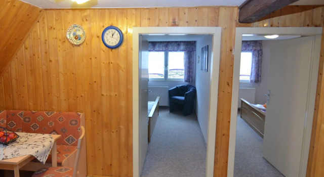 Large holiday home - two living areas, quiet location, big garden, grilling area