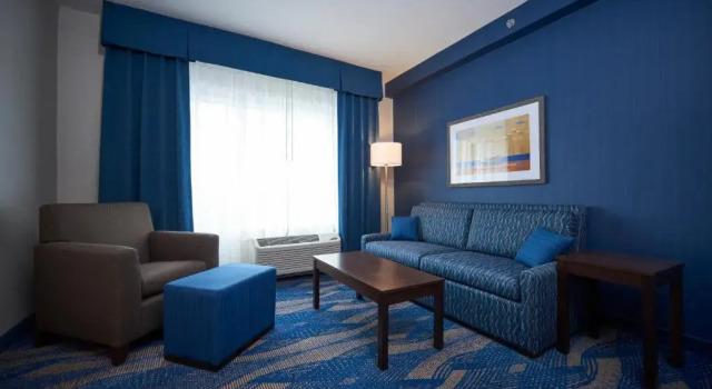 Люкс Holiday Inn Express & Suites St. Johns Airport by IHG
