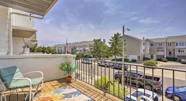 Апартаменты Brigantine Retreat w/ Balconies - Walk to Beach!