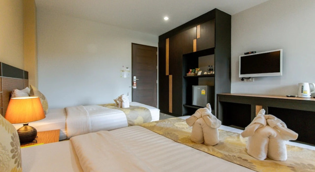 Трёхместный семейный номер Standard с балконом The Centris Hotel Phatthalung