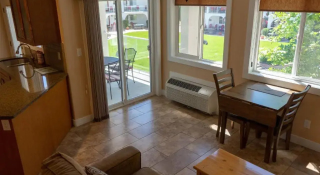 Люкс с 3 комнатами Sandy Beach Suites