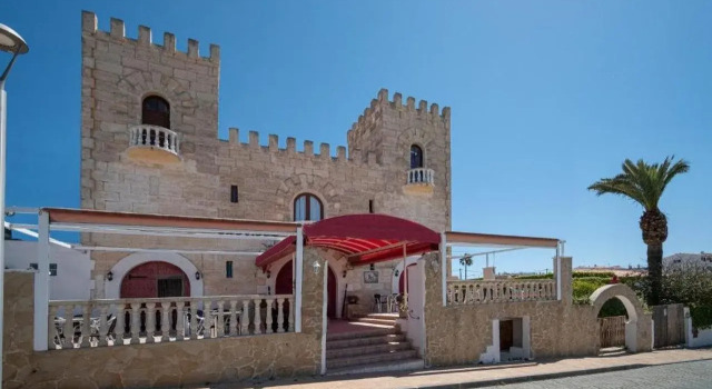 Hostal Castell de Lô