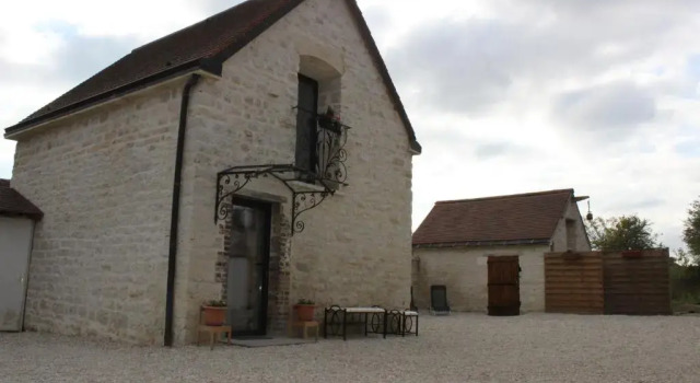 Charmante Maison Pierres 1768, Buchen Sie Hotel Polisy 