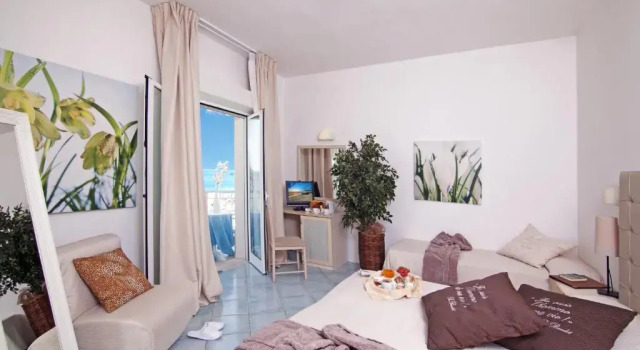 Трёхместный номер Standard с видом на море Hotel Ca Bianca