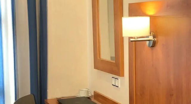 Двухместный номер Standard с балконом Hotel Cantón