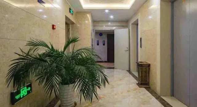 Super 8 Hotel Premier, Rezerwuj Hotel Hotele w Qujing z parkingiem, Parking