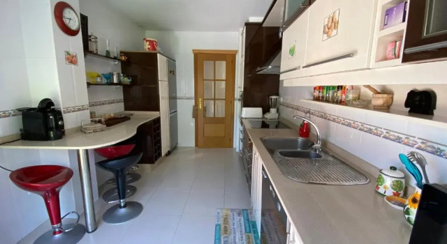 Altavista Apartment, Book Apartment  
