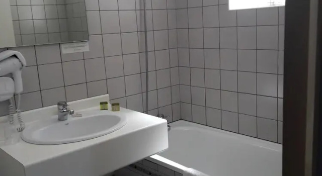 Номер Standard Logis Hotel du Midi